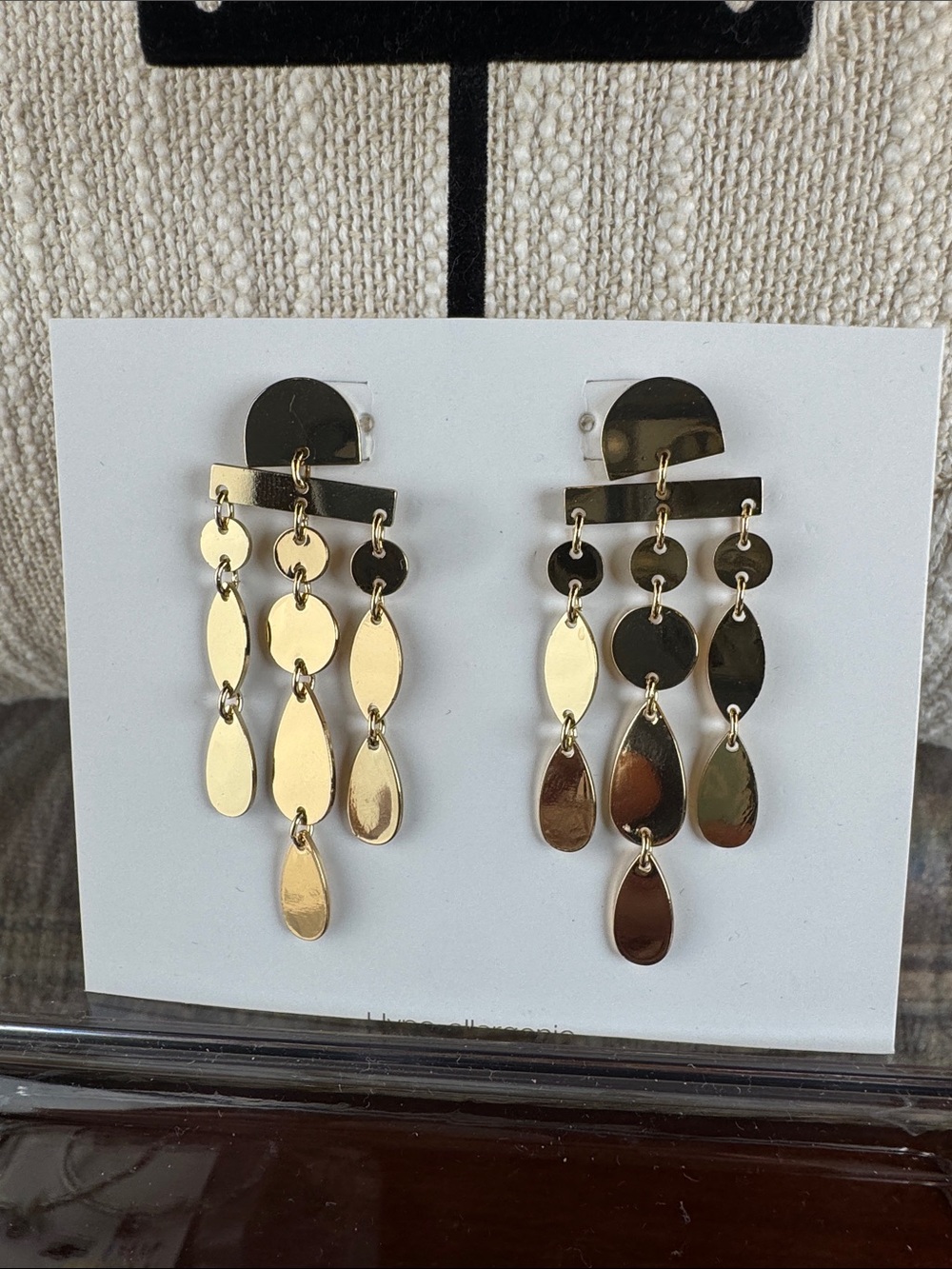 0670-Gold Dangle Drop Earrings‎ - Elegant Linked Teardrop Design
